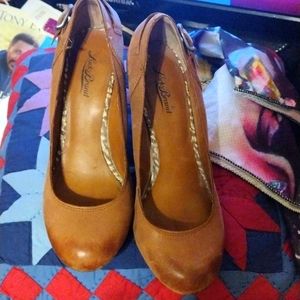 Lucky Brand tan wedge